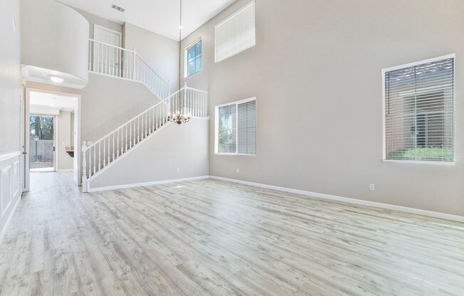 GRAND Entrance BEAUTIFUL 4 Bedroom Home in North Las Vegas!