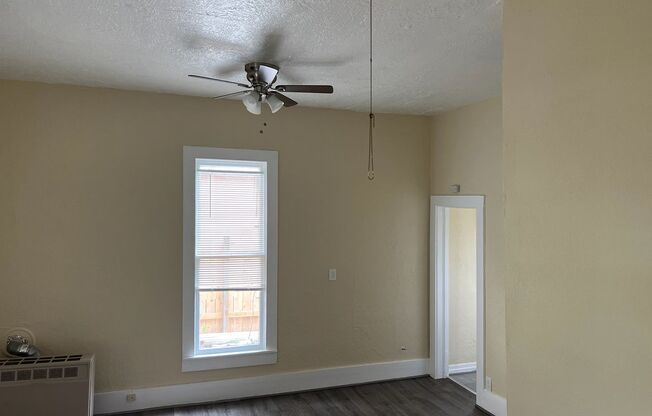 Studio, 1 bath, 400 sqft, $1,400