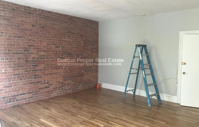 114 Saint Botolph St Apt 1