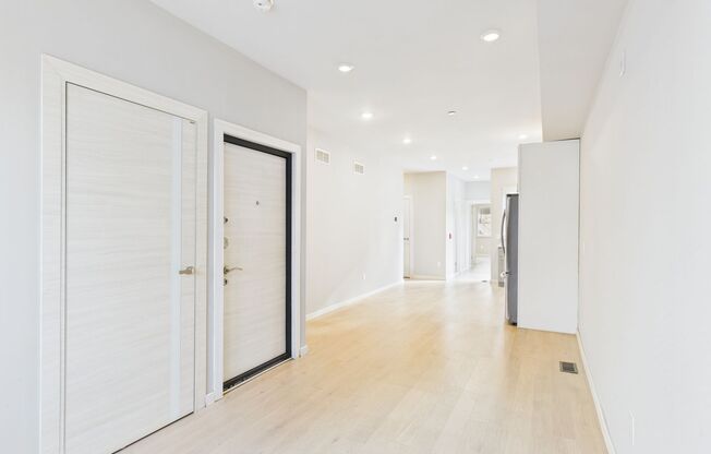 2142 W Master Street