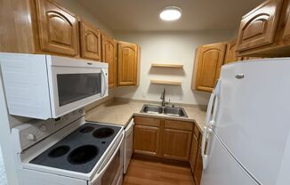 2 beds, 1 bath, 800 sqft, $1,175, Unit #4