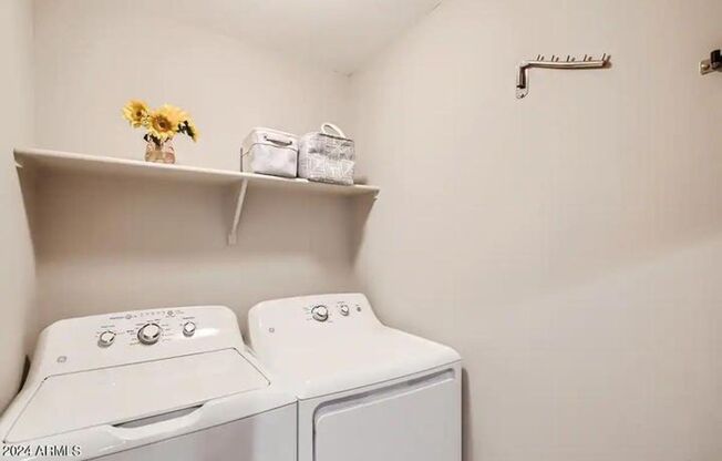 2 beds, 2 baths, $2,200, Unit UNIT 2111