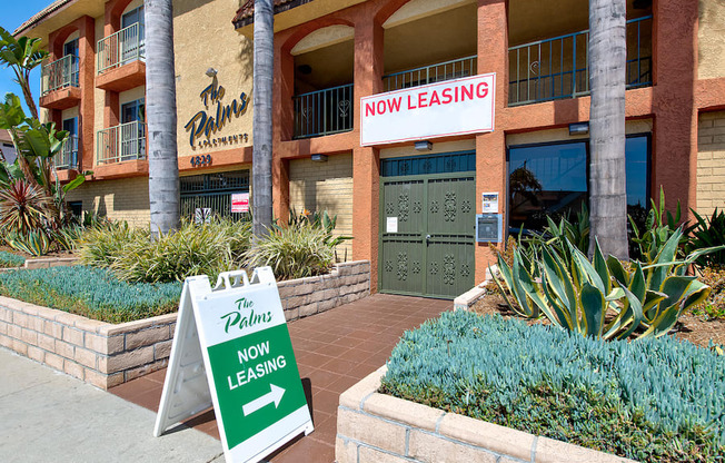 Exterior picture of The Palms Apartments in Hawthorne Los Angeles California.