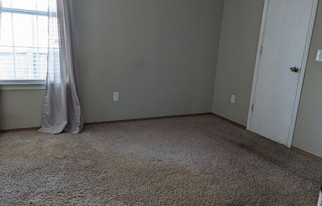 3 beds, 1 bath, $1,500