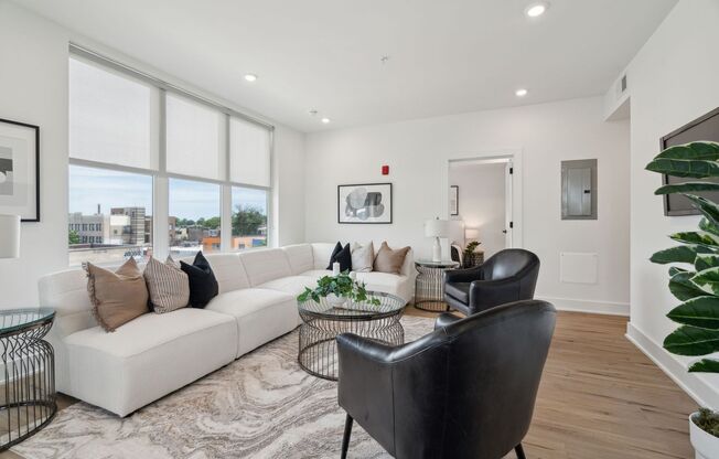 2 beds, 2 baths, 950 sqft, $1,875, Unit 311