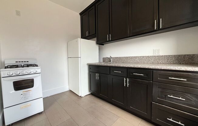 Studio, 1 bath, 350 sqft, $1,549, Unit I412