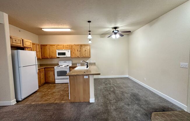 3 beds, 2 baths, $1,795, Unit 104