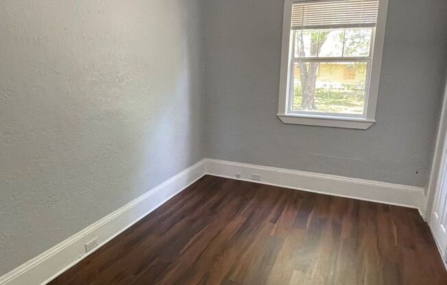 3 beds, 1 bath, $1,044