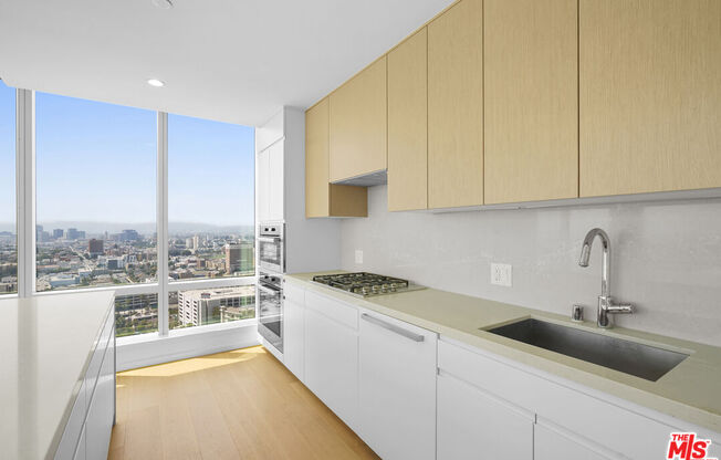 2 beds, 2 baths, 1,305 sqft, $4,800, Unit 2811