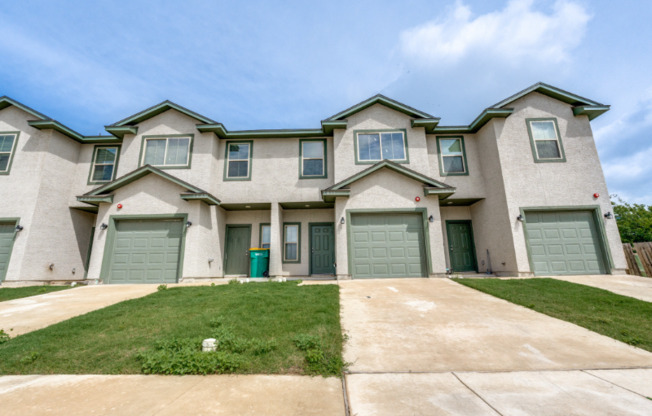 7813 SAVANNAH BROOKS