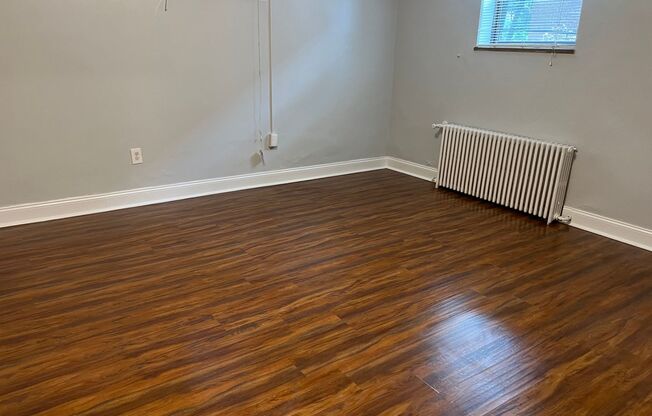 2 beds, 1 bath, 800 sqft, $1,520, Unit 6230 Fifth Ave. #A3-E