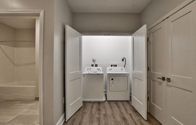 1 bed, 1 bath, 833 sqft, $1,650, Unit 203