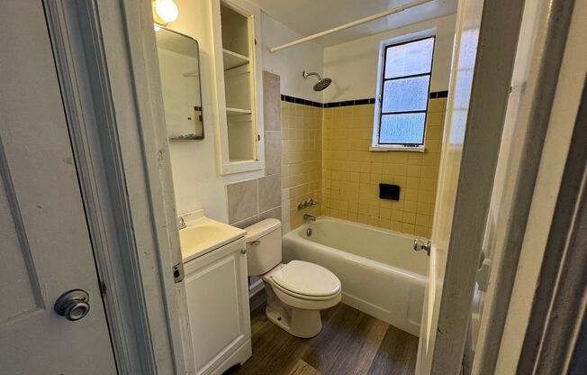 Studio, 1 bath, 350 sqft, $500, Unit 1