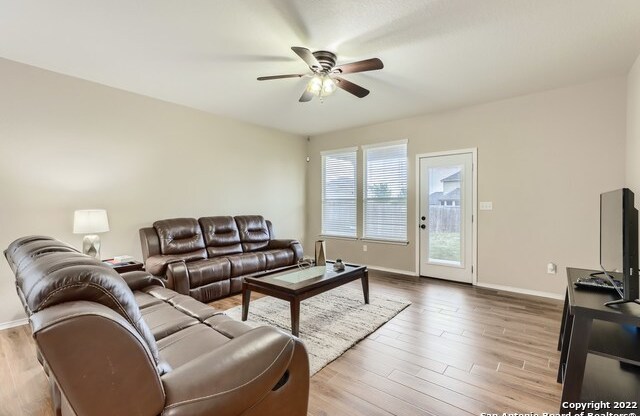 322 WALNUT CRES
