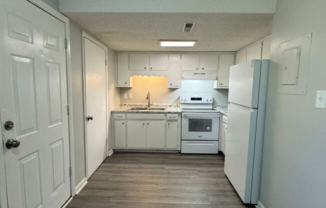 2 beds, 1 bath, 960 sqft, $995, Unit Unit C