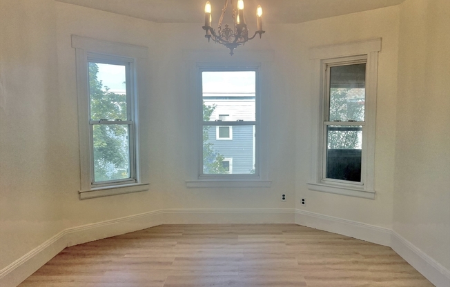 5 MAGNUS AVE