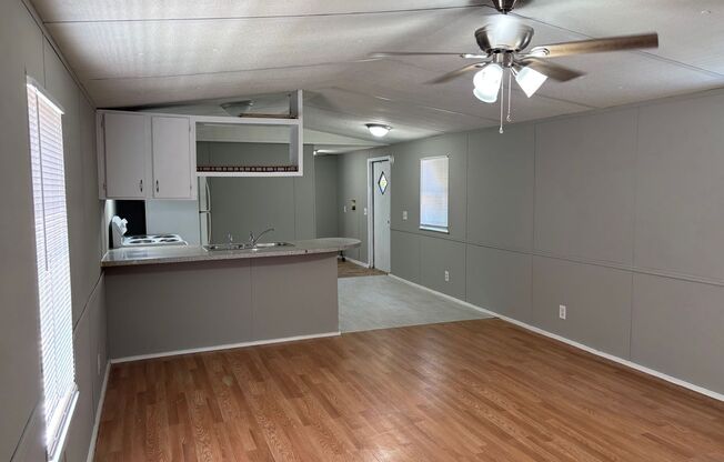 2 BED, 2 BATH MOBILE HOME LOCATED IN CANDOR