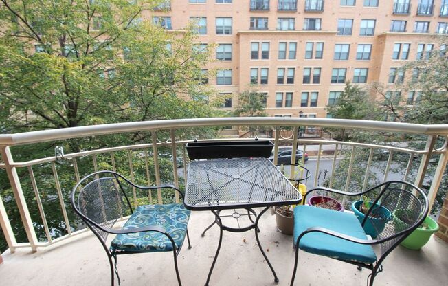 2 beds, 2 baths, $2,995, Unit APARTMENT 312