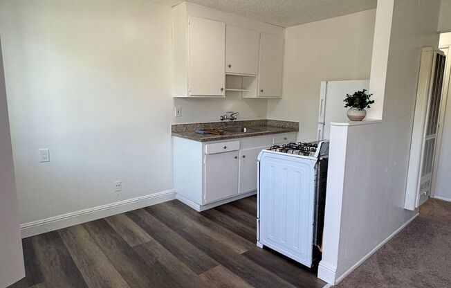 15325 Holiday Garden Apartments