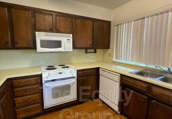 3 beds, 2 baths, 1,450 sqft, $1,800