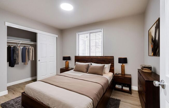 2 beds, 1 bath, 878 sqft, $1,399, Unit 341