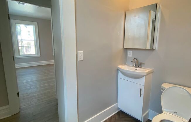 1 bed, 1 bath, $1,230, Unit 3 Caroline Apt 1