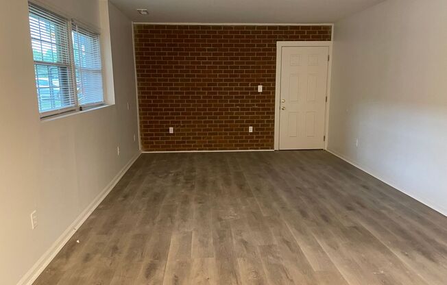 1 bed, 1 bath, 790 sqft, $1,125, Unit 49