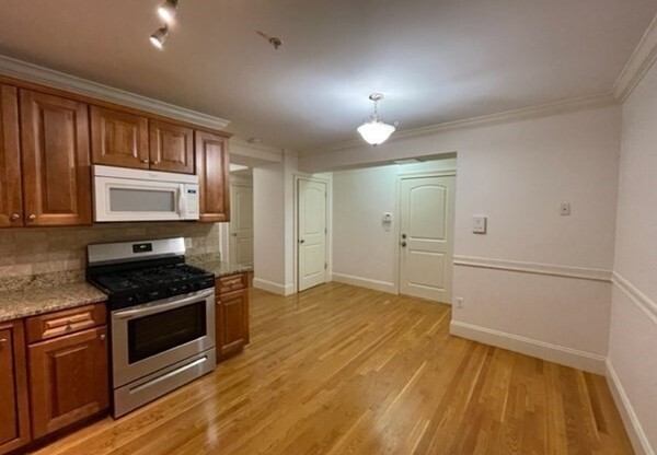 255 Winter St Unit 307