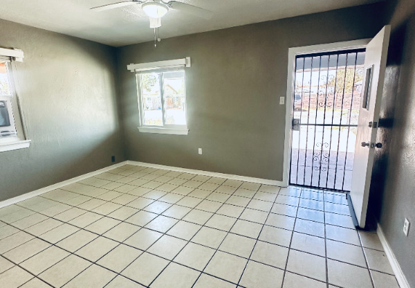 550 FRESNO DR