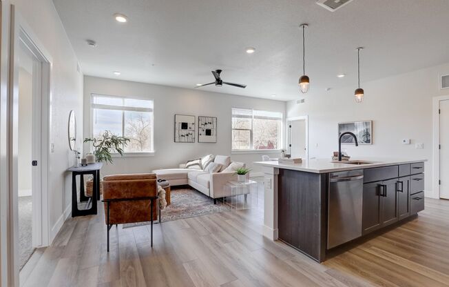 Modern 2 bedroom 2 bathrooms available in downtown Denver!