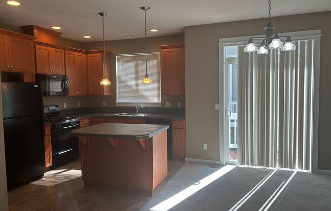 Updated Townhome in Beaverton, Walking Distance to Nike HQ!