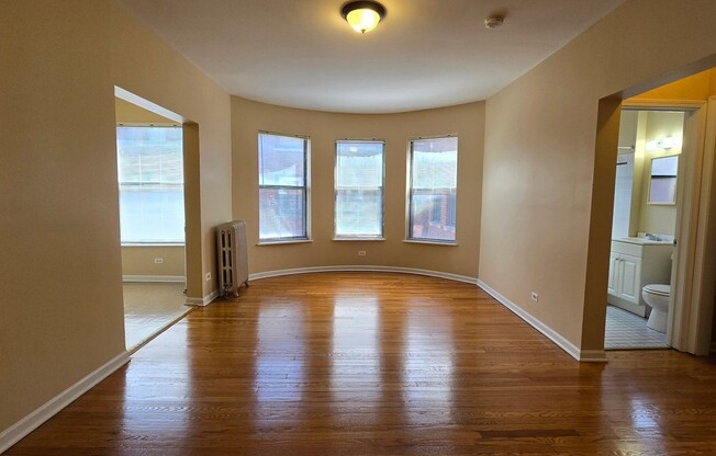 7726 North Marshfield