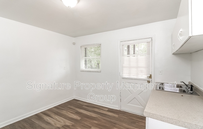 1990 3 ROCKLEDGE RD NE