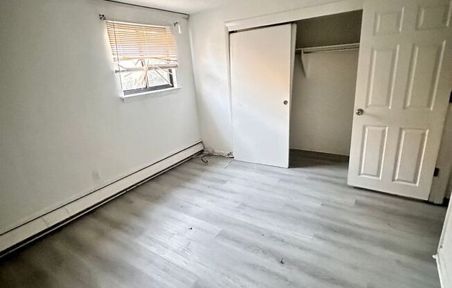 1 bed, 1 bath, $1,050, Unit D3