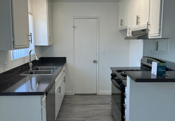 2 beds, 2 baths, $2,500