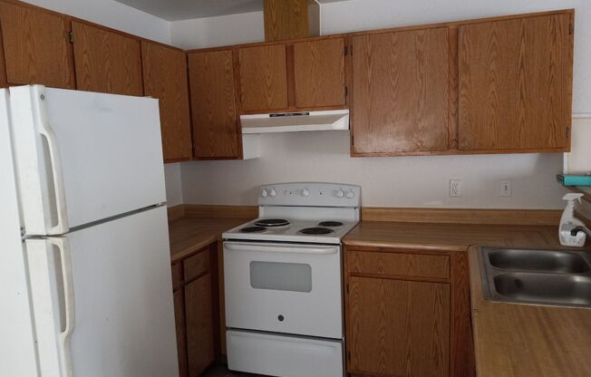 2 beds, 1 bath, 803 sqft, $1,200, Unit 4160 Tonopah 214