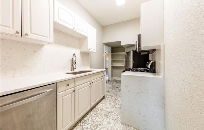 2 beds, 2 baths, $2,795, Unit Unit A