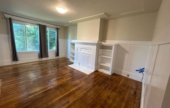 2 beds, 1 bath, $2,100, Unit #6