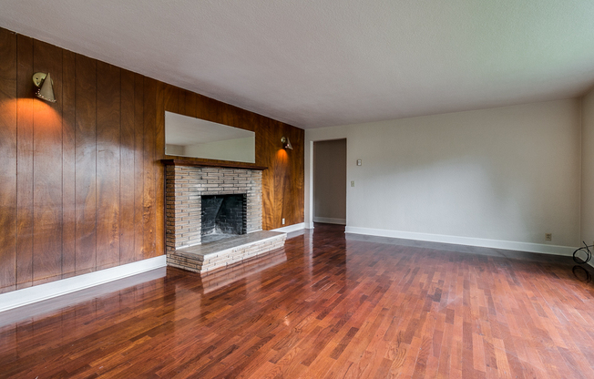 3-Bedroom, 1-Bath duplex In Eugene South Hills!