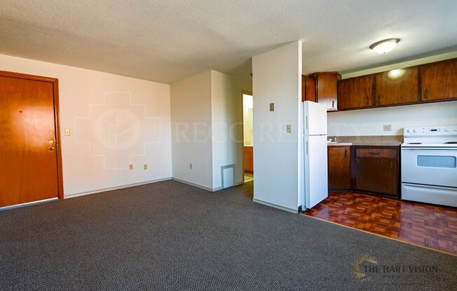 1 bed, 1 bath, 469 sqft, $1,250, Unit B8