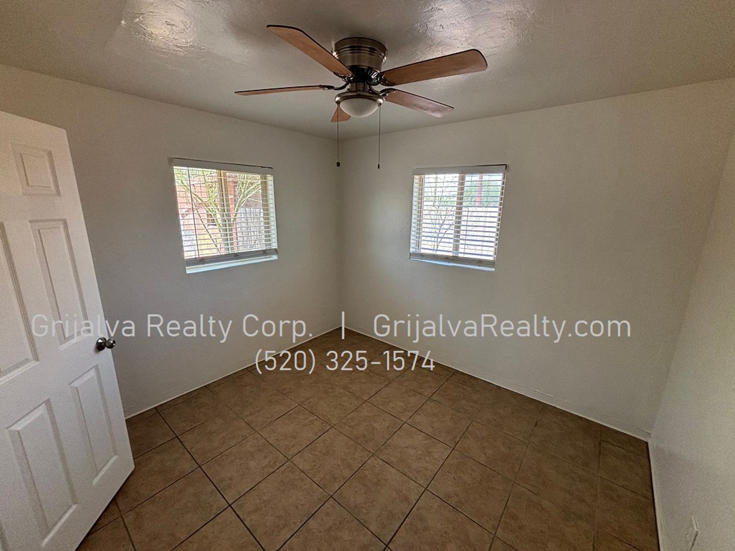 4626 Douglas