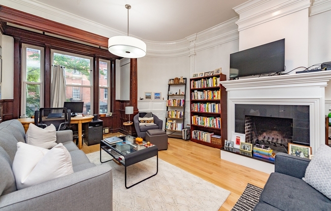 167 COMMONWEALTH AVE