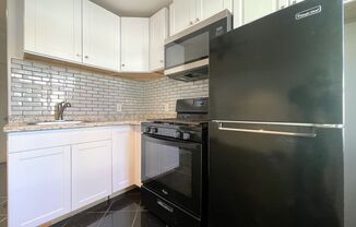 Studio, 1 bath, $1,400