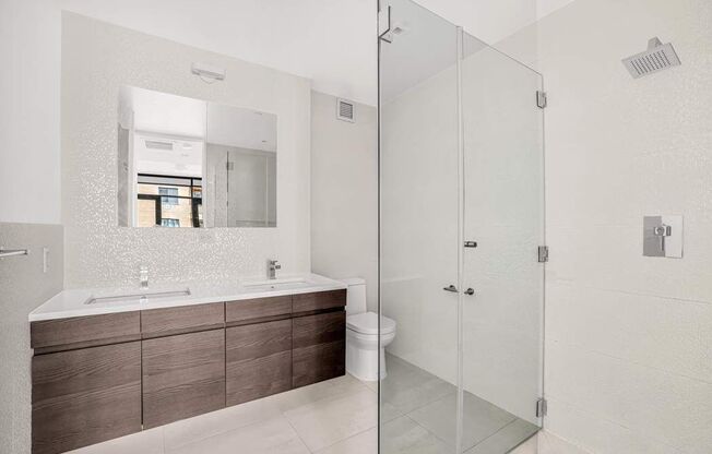 277 E 7 ST