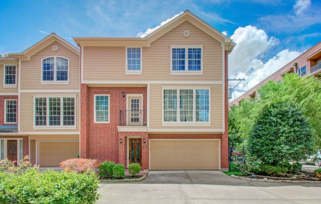 Stunning Three-Bedroom Townhouse Located in The Rice Military Area!