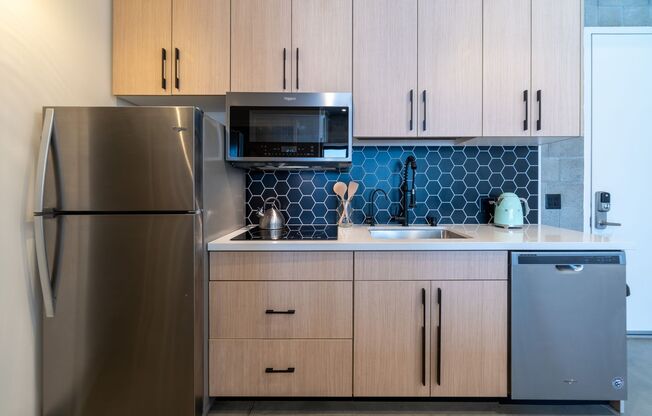 Studio, 1 bath, 745 sqft, $2,575, Unit 102