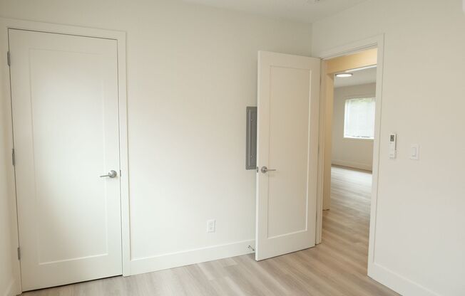 2 beds, 1 bath, 870 sqft, $2,100, Unit 57-7