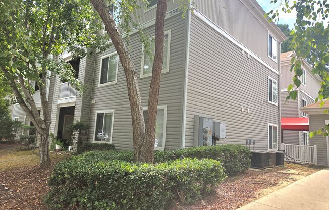 4 Bed 4 Bath condo at Lake Park. Individual room rentals available. Application fee credited to your First full month's rent!