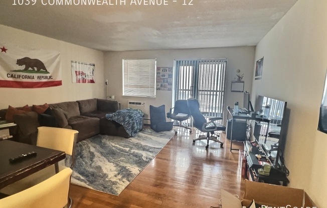 1039 COMMONWEALTH