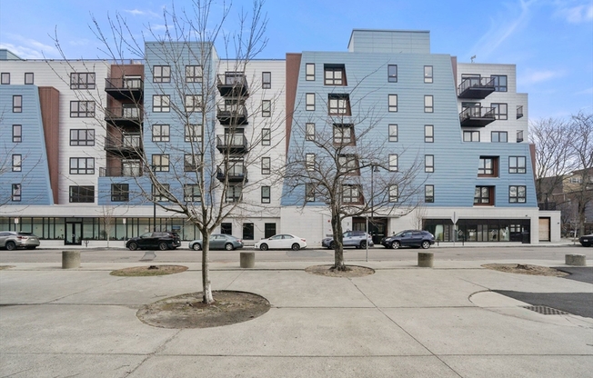 2 beds, 2 baths, 944 sqft, $3,700, Unit 410